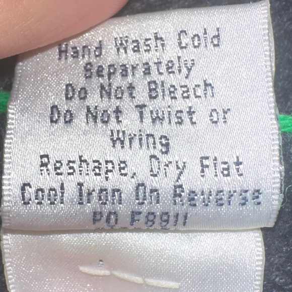 Vtg Embroidered Apples Pullover Sweater - Picture 8 of 8